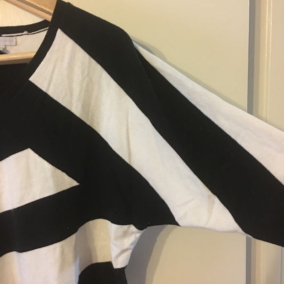 NY&C Sweater!! - Picture 3 of 3